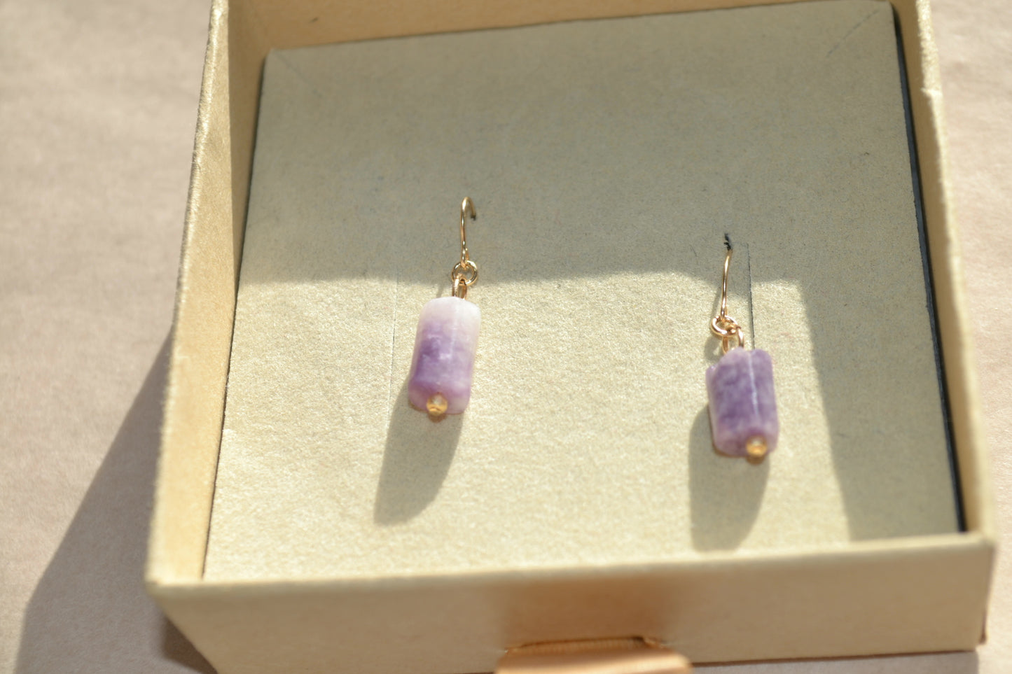 - ASCENSION -Boucles – Lépidolite & plaqué or 18k