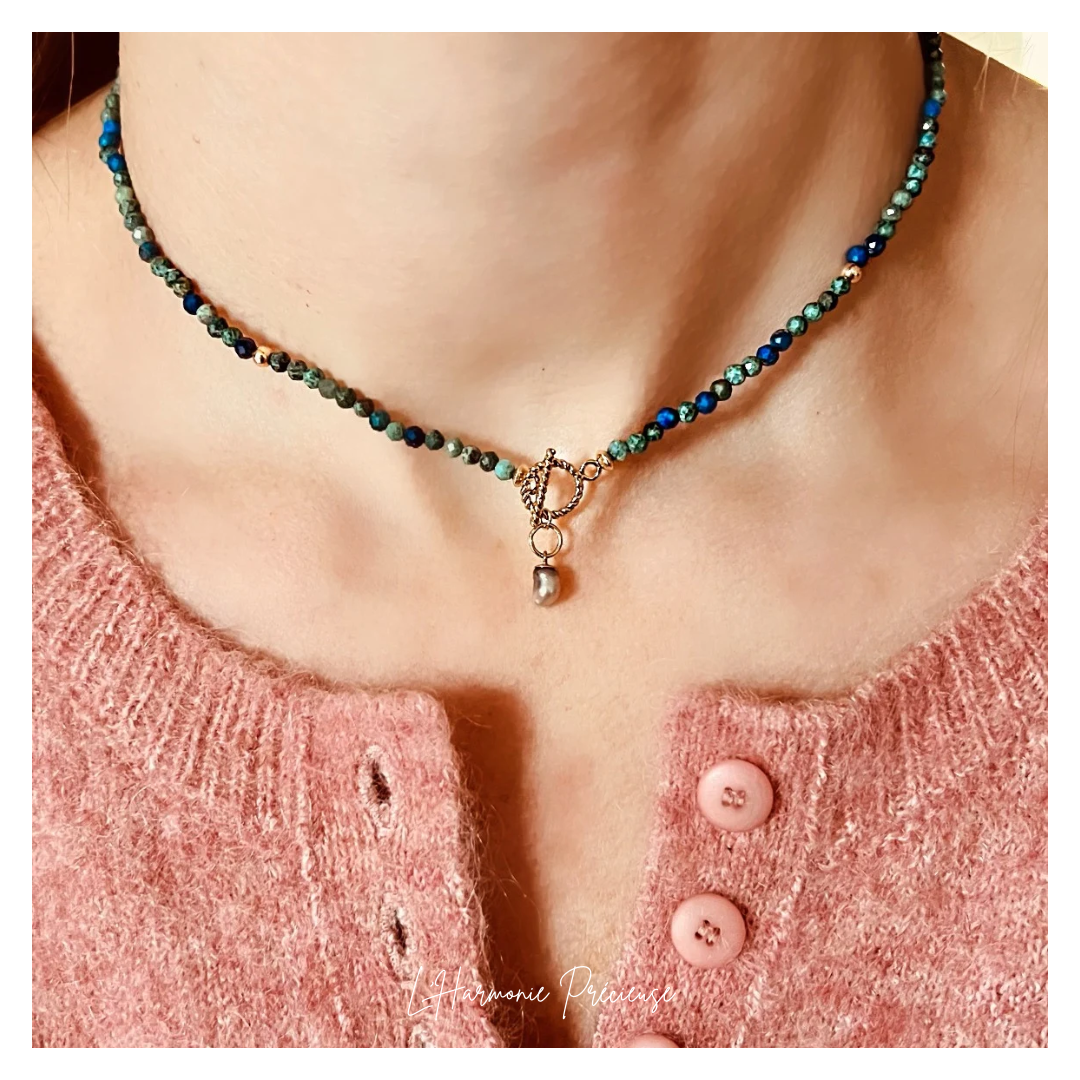 ÉLOQUENCE – Collier court Azurite Malachite & Keshi de Tahiti – Plaqué or 18k – 40-43 cm