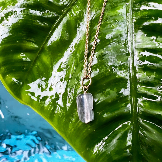 ~Skyrider ~ Collier Amulette – Labradorite – Plaqué or 18k – Lady Lindy