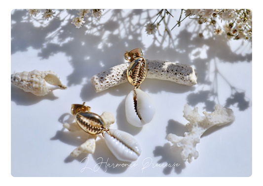 – Tavake – Boucles d’Oreilles – Coquillages Cauri – Plaqué or – MOANA